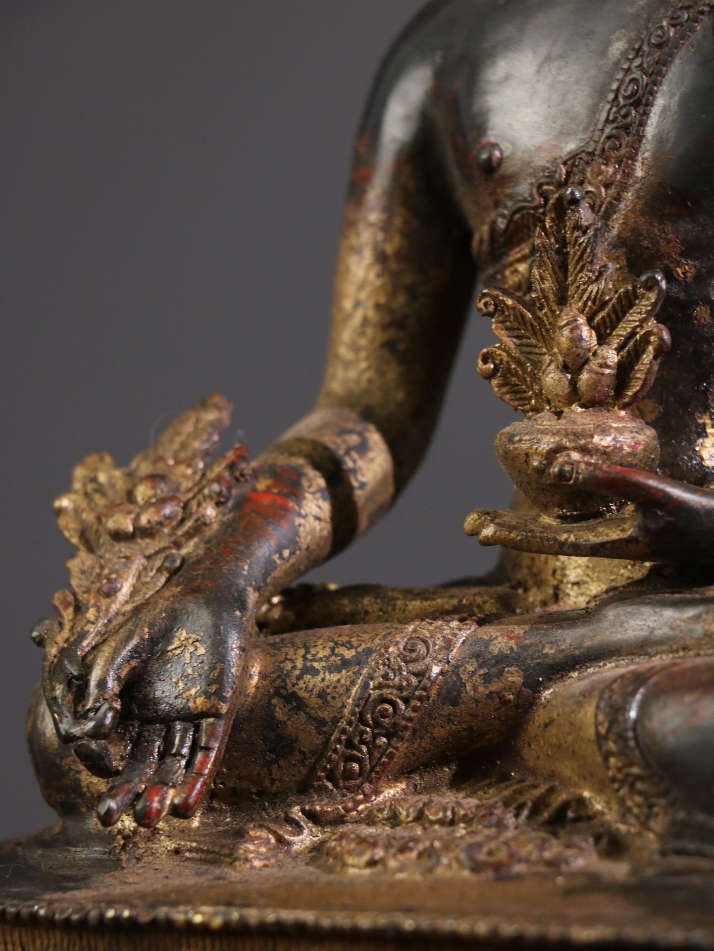 A Chinese antique statue of Shakyamuni Medicine Buddha