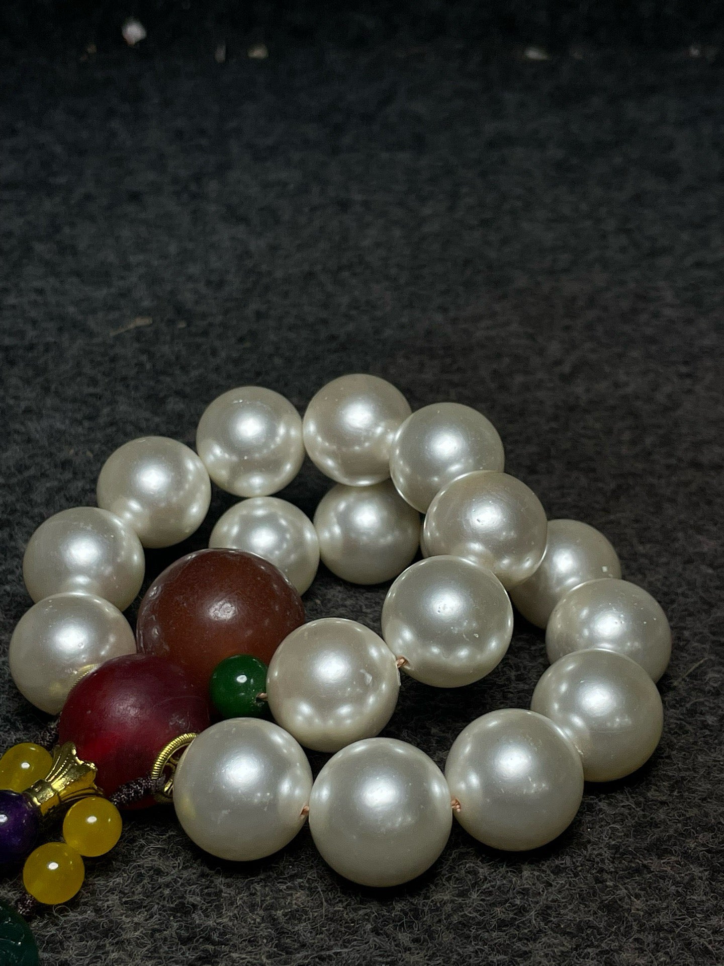 Pearl 18 in Hand