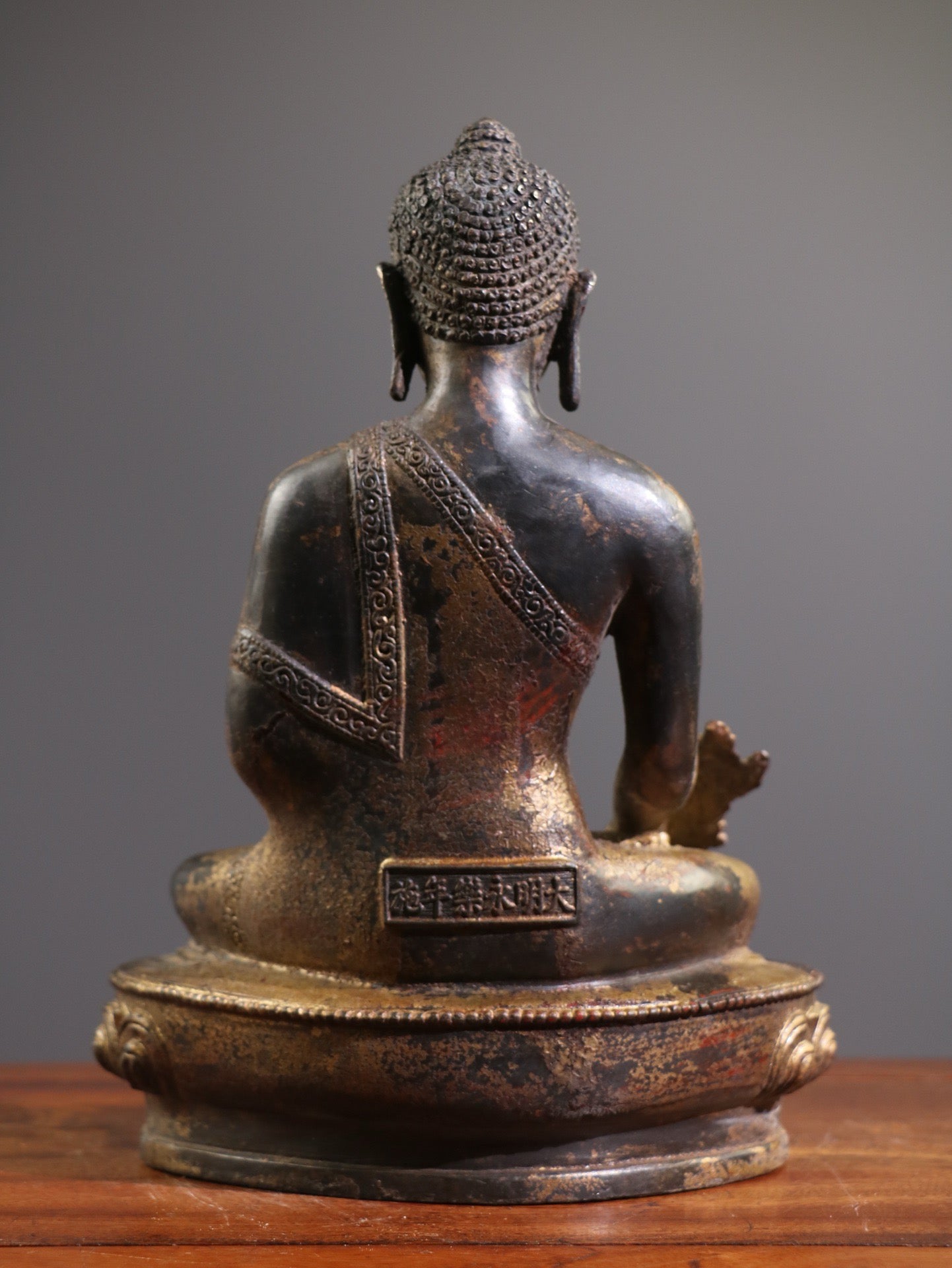 A Chinese antique statue of Shakyamuni Medicine Buddha