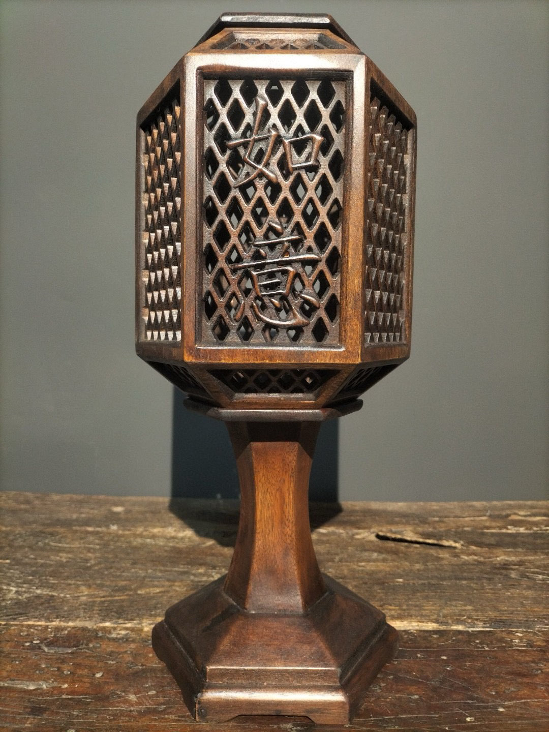 Chinese antique rosewood handmade hollowed out carved lamp