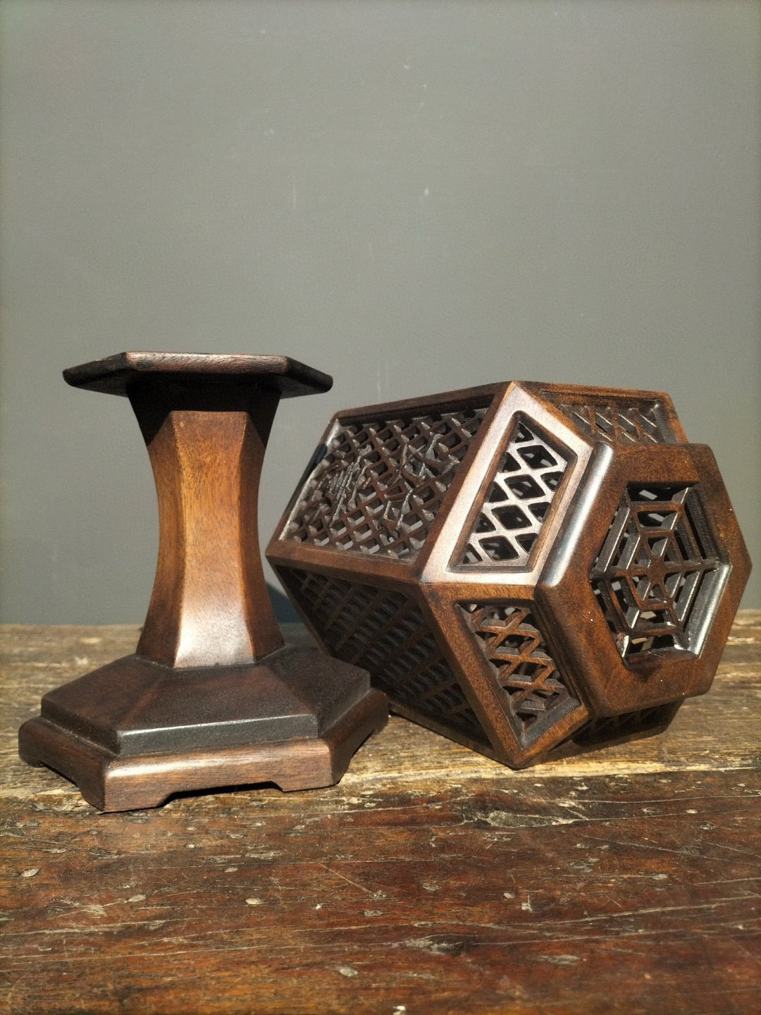 Chinese antique rosewood handmade hollowed out carved lamp
