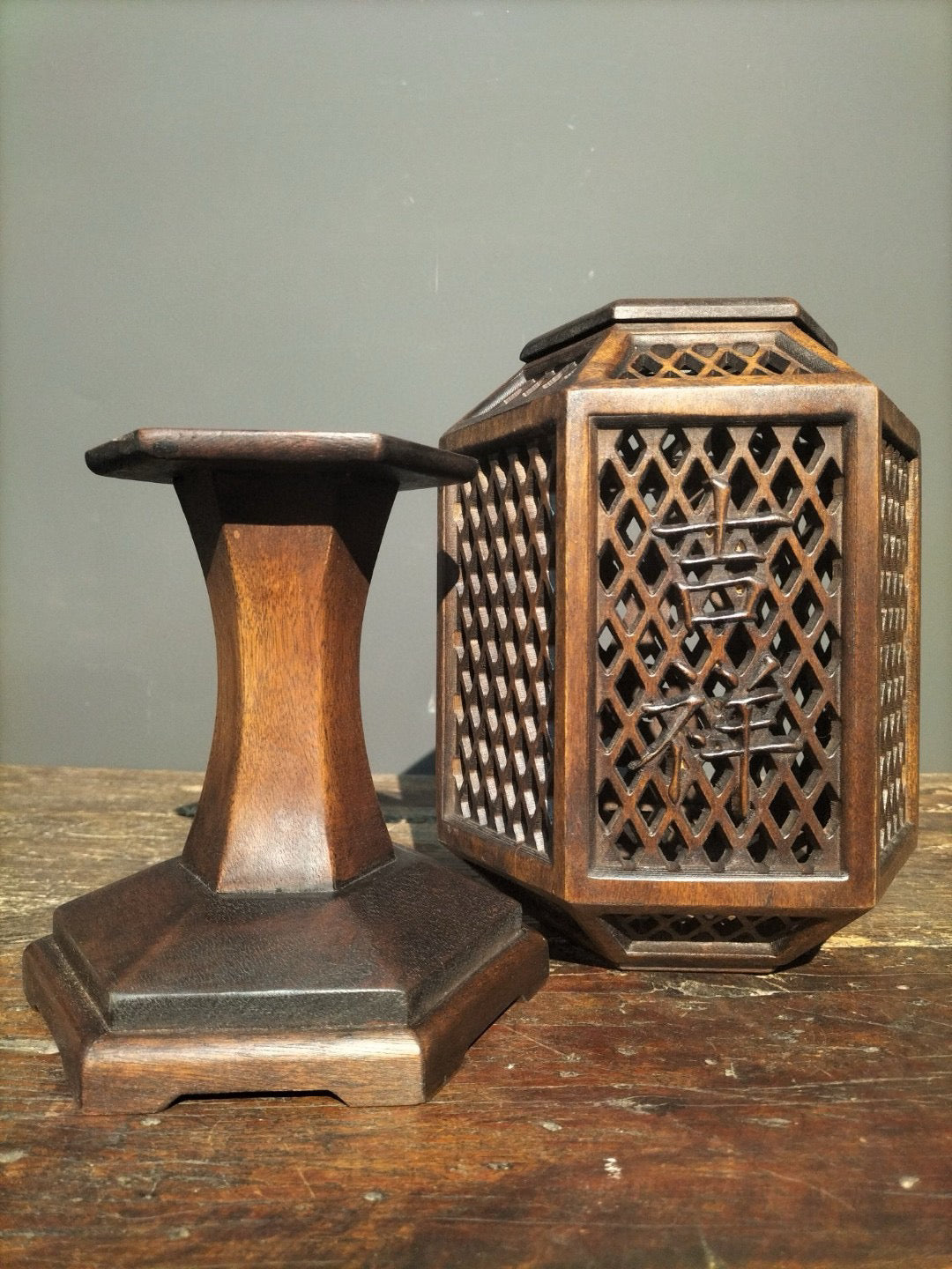 Chinese antique rosewood handmade hollowed out carved lamp