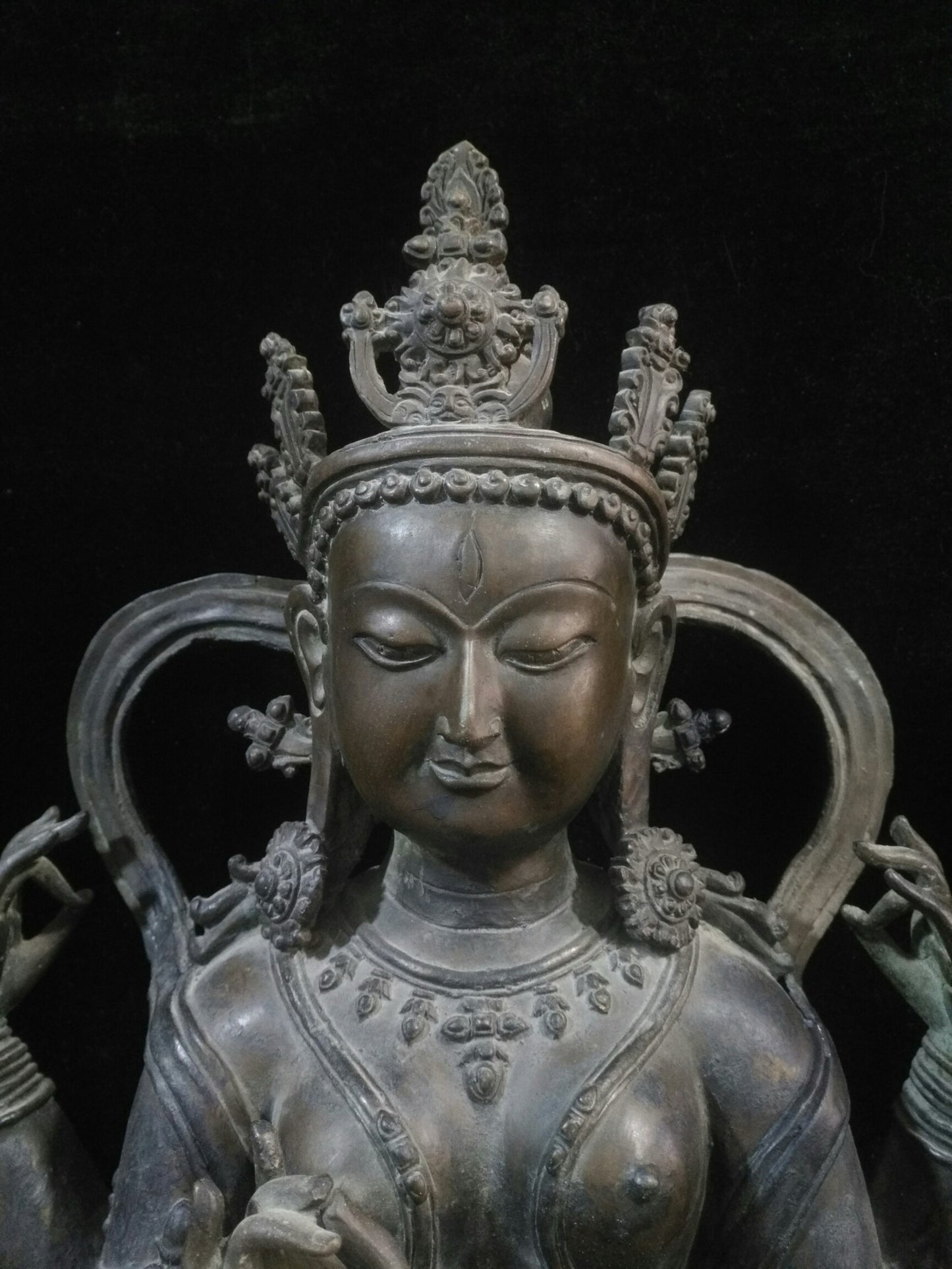 Pure copper triumphs over the Buddha's mother