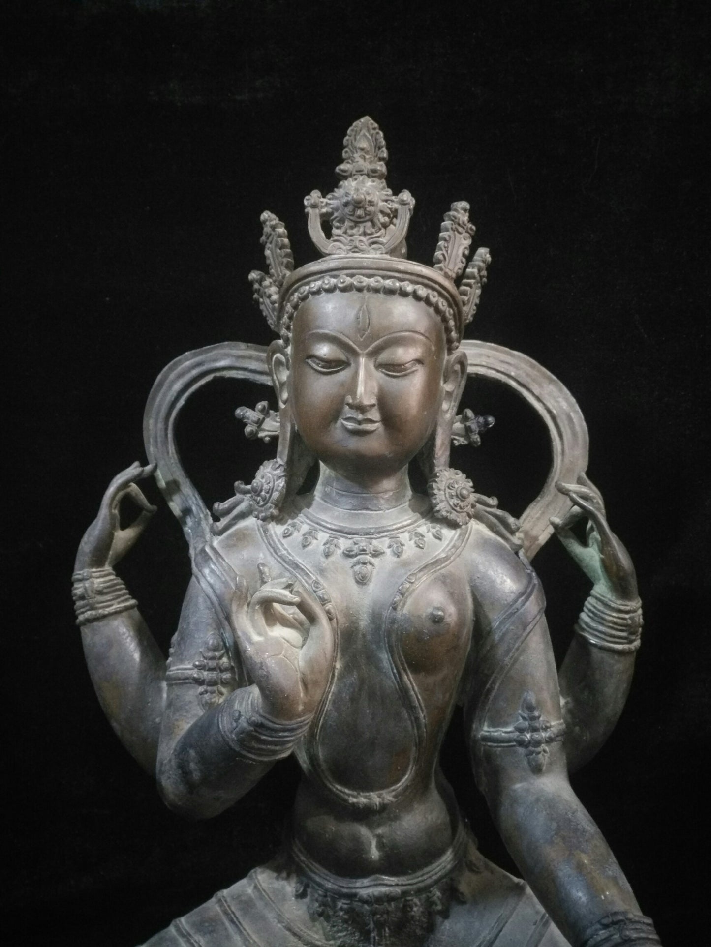 Pure copper triumphs over the Buddha's mother