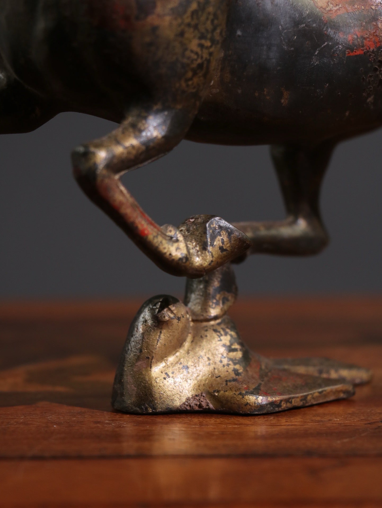 Chinese antique pure copper [horse steps on a flying swallow] ornament