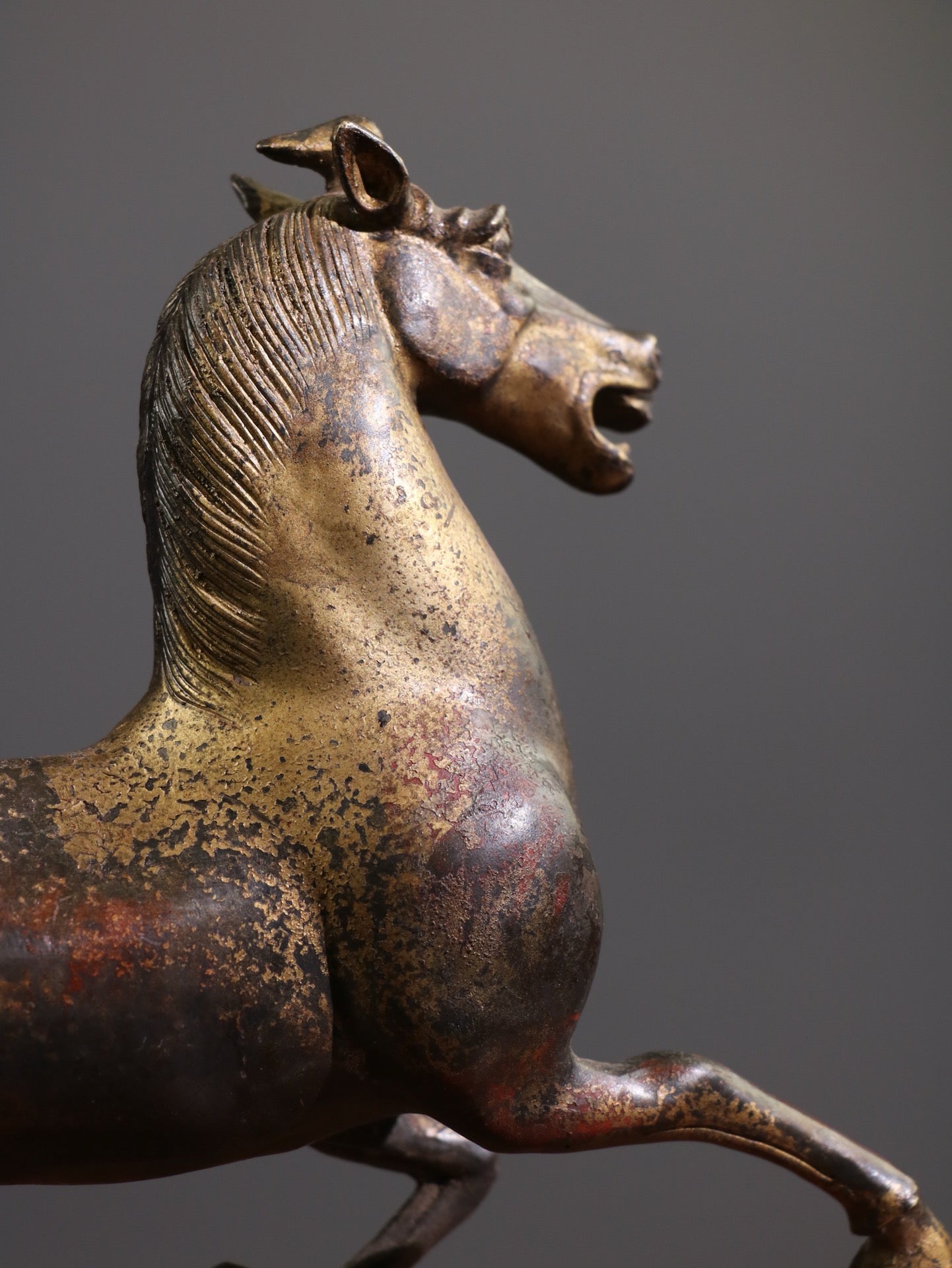 Chinese antique pure copper [horse steps on a flying swallow] ornament