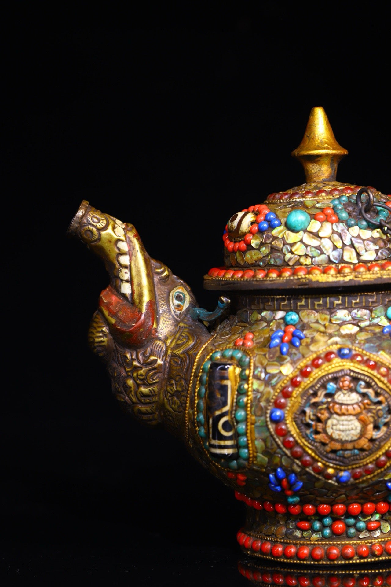 Made of pure copper by hand, inlaid with gemstones, the Heavenly Bead Butter Pot