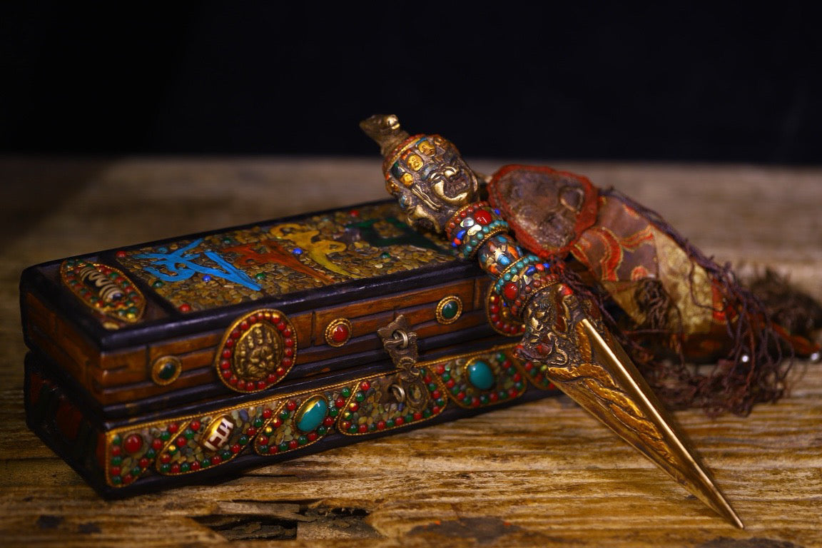 Made of pure copper by hand, carved with colorful paintings and inlaid with heavenly beads and diamond pestle