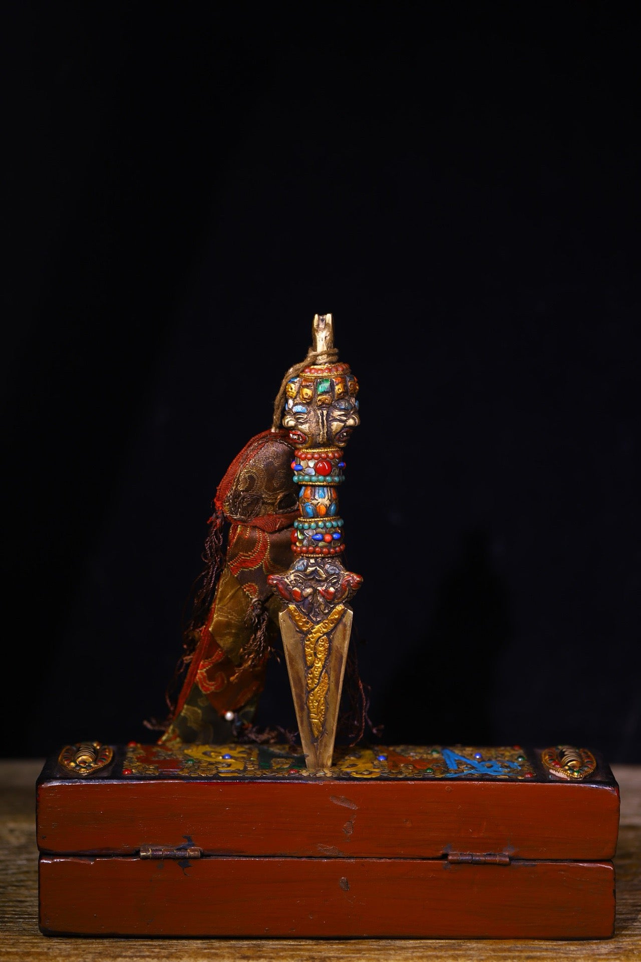 Made of pure copper by hand, carved with colorful paintings and inlaid with heavenly beads and diamond pestle