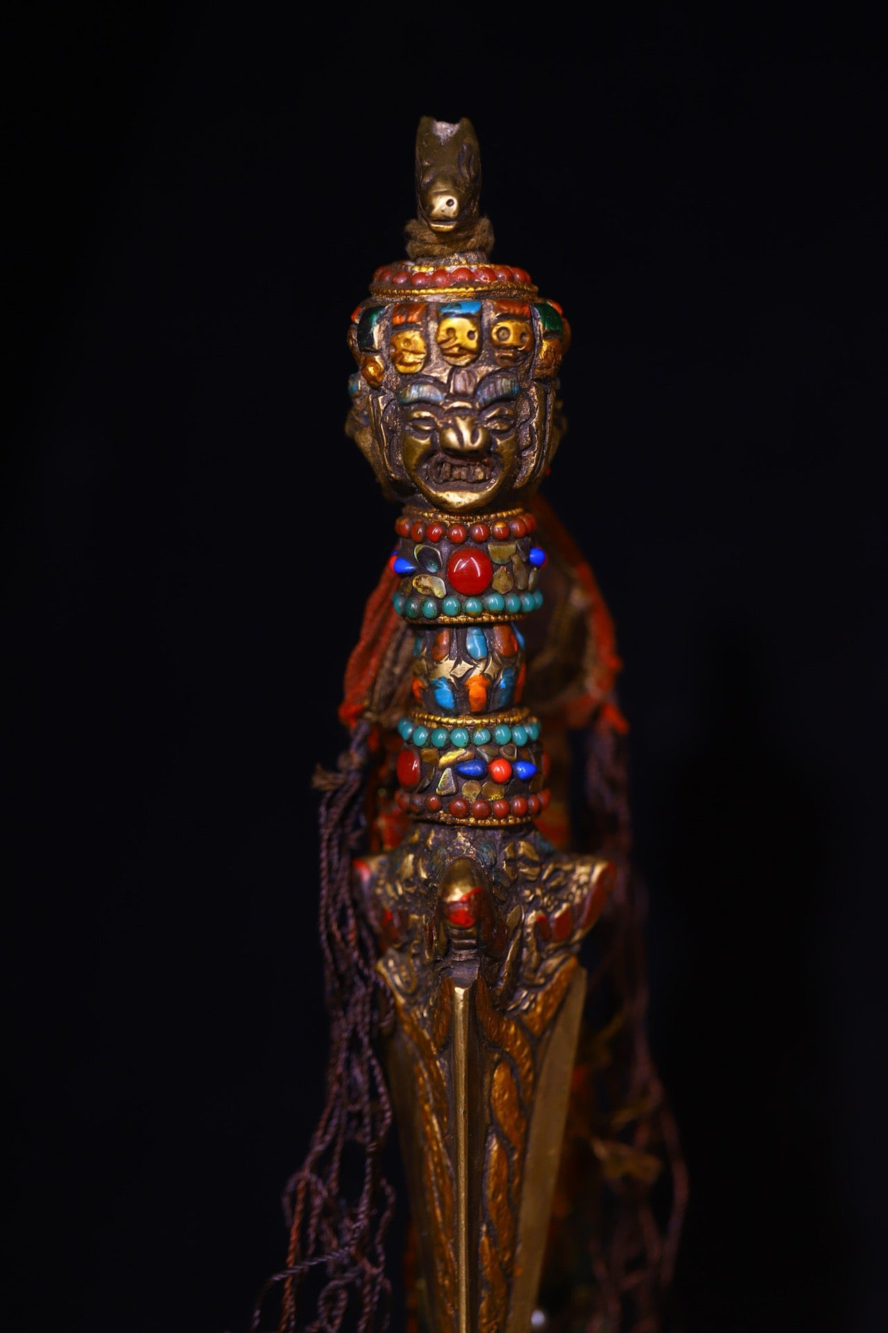 Made of pure copper by hand, carved with colorful paintings and inlaid with heavenly beads and diamond pestle