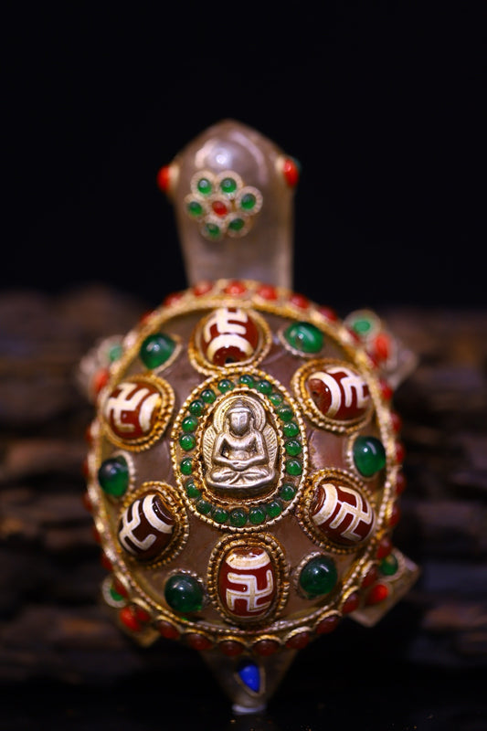 Natural crystal, pure handmade knocking, carving, gilded filigree inlaid with gemstones, attracting wealth turtles