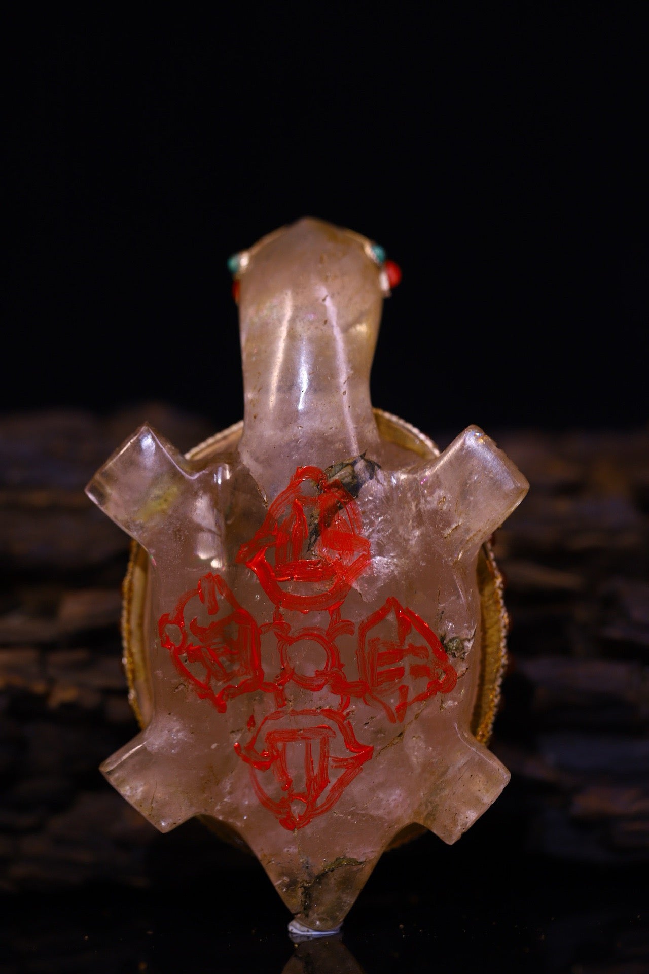Natural crystal, pure handmade knocking, carving, gilded filigree inlaid with gemstones, attracting wealth turtles
