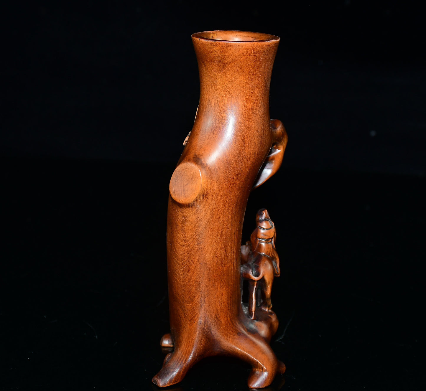 Huangyang wood Zhangguo old pen holder ornament