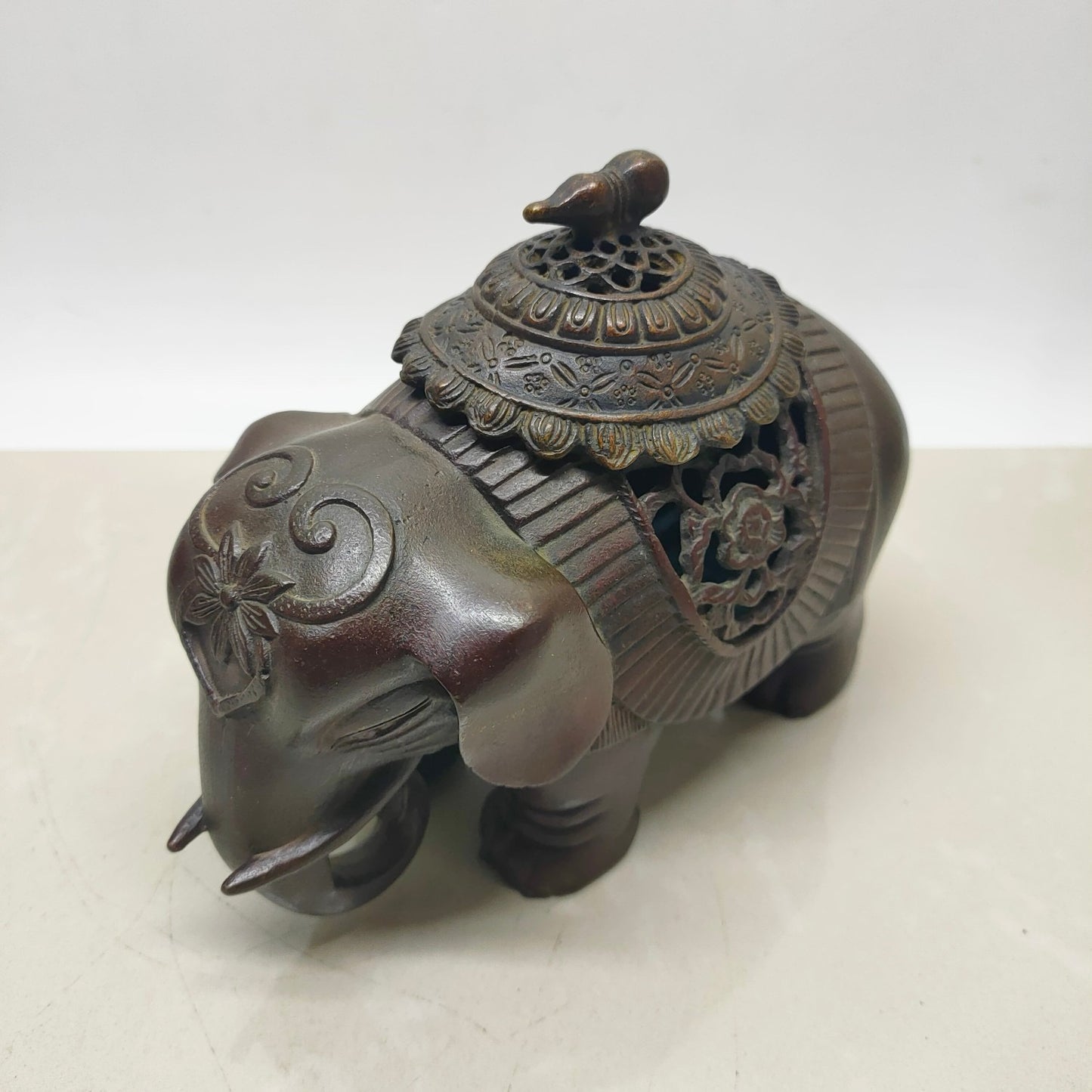 A large Chinese antique pure copper elephant furnace