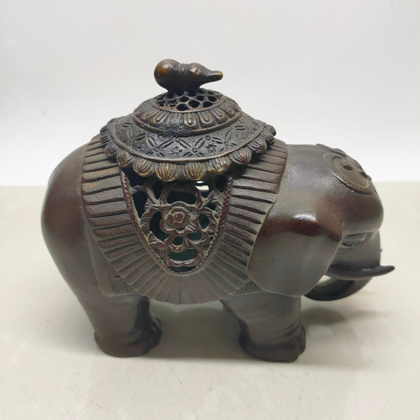 A large Chinese antique pure copper elephant furnace