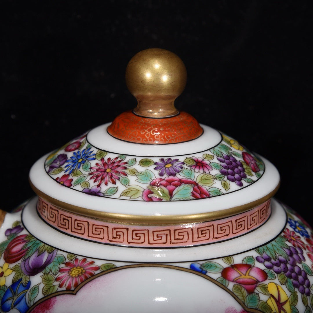 Flower gilded window, Western character story, wine pot
