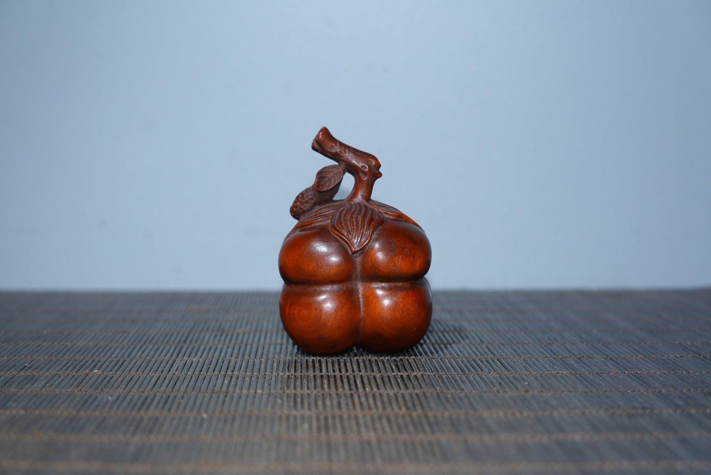 Collectible boxwood carved pumpkin ornaments, handlebars, gifts
