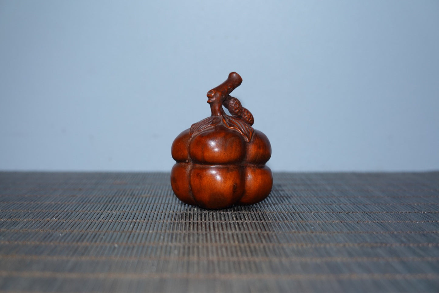 Collectible boxwood carved pumpkin ornaments, handlebars, gifts