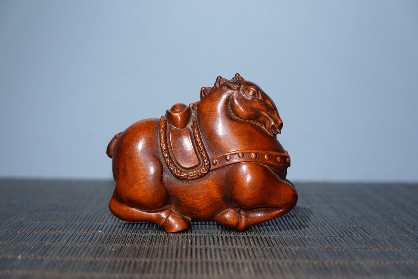 Collect boxwood carvings and horses, make a fortune as a gift immediately