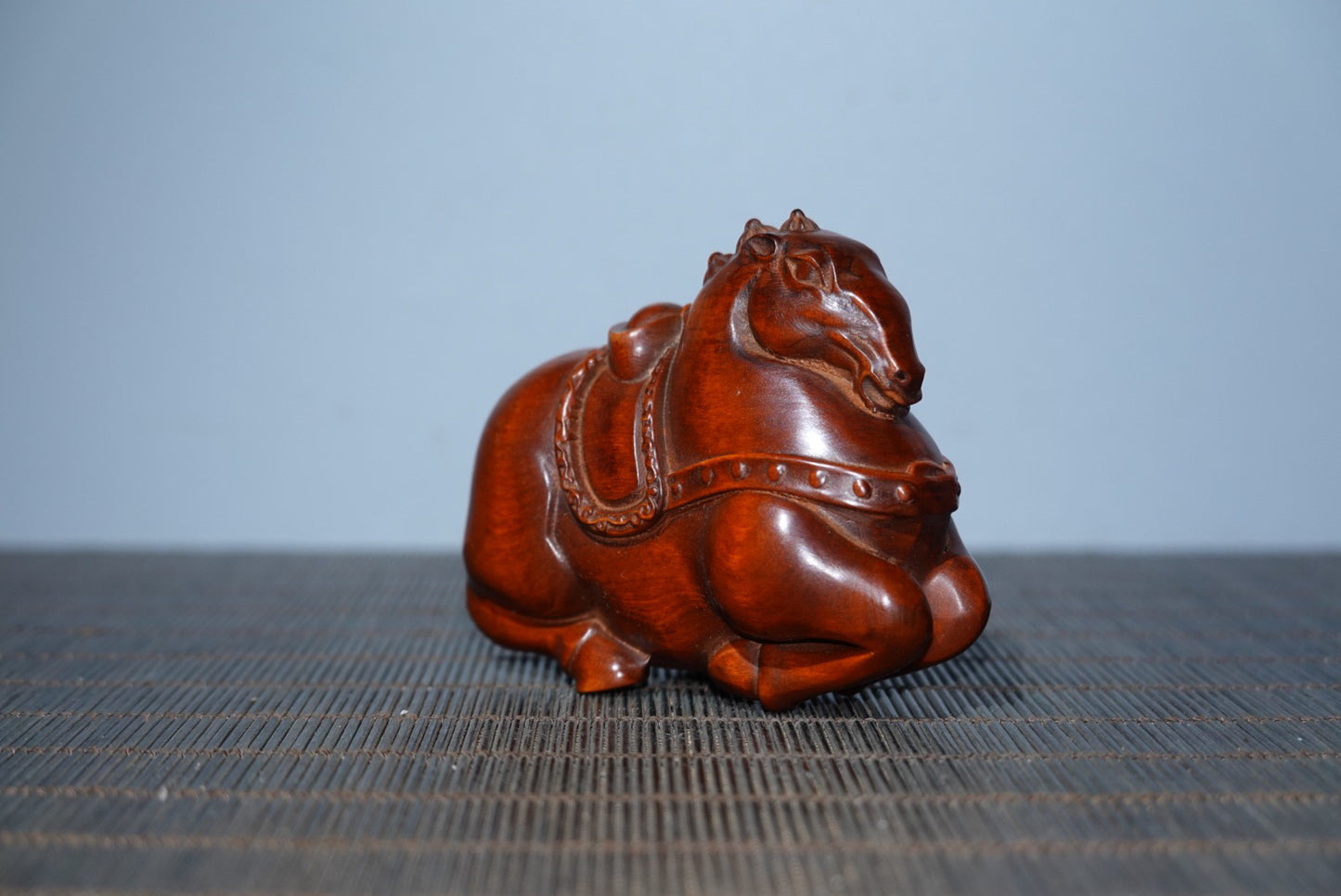 Collect boxwood carvings and horses, make a fortune as a gift immediately