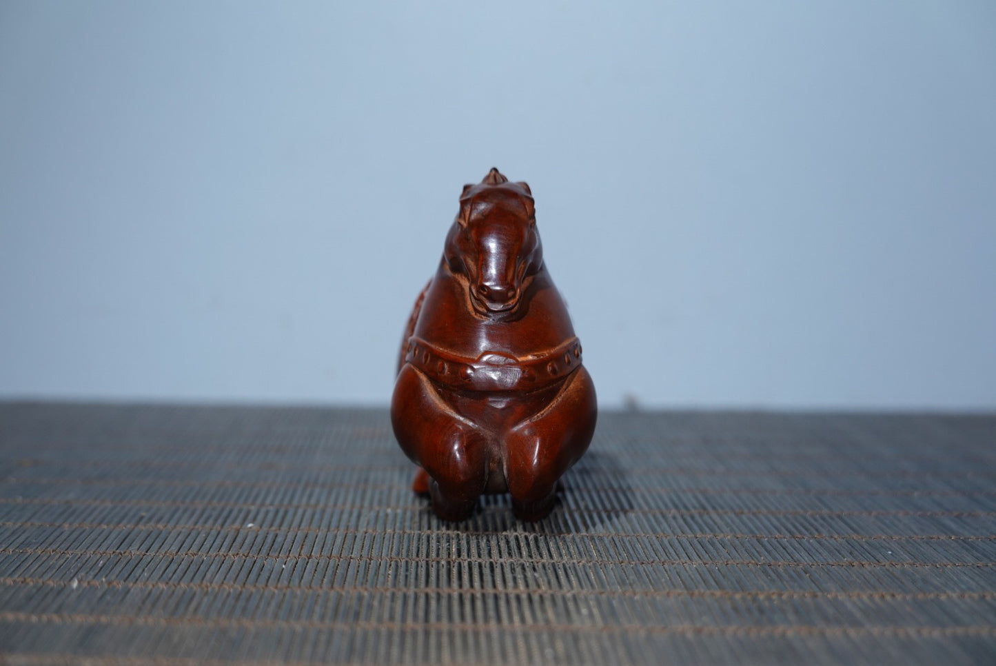 Collect boxwood carvings and horses, make a fortune as a gift immediately