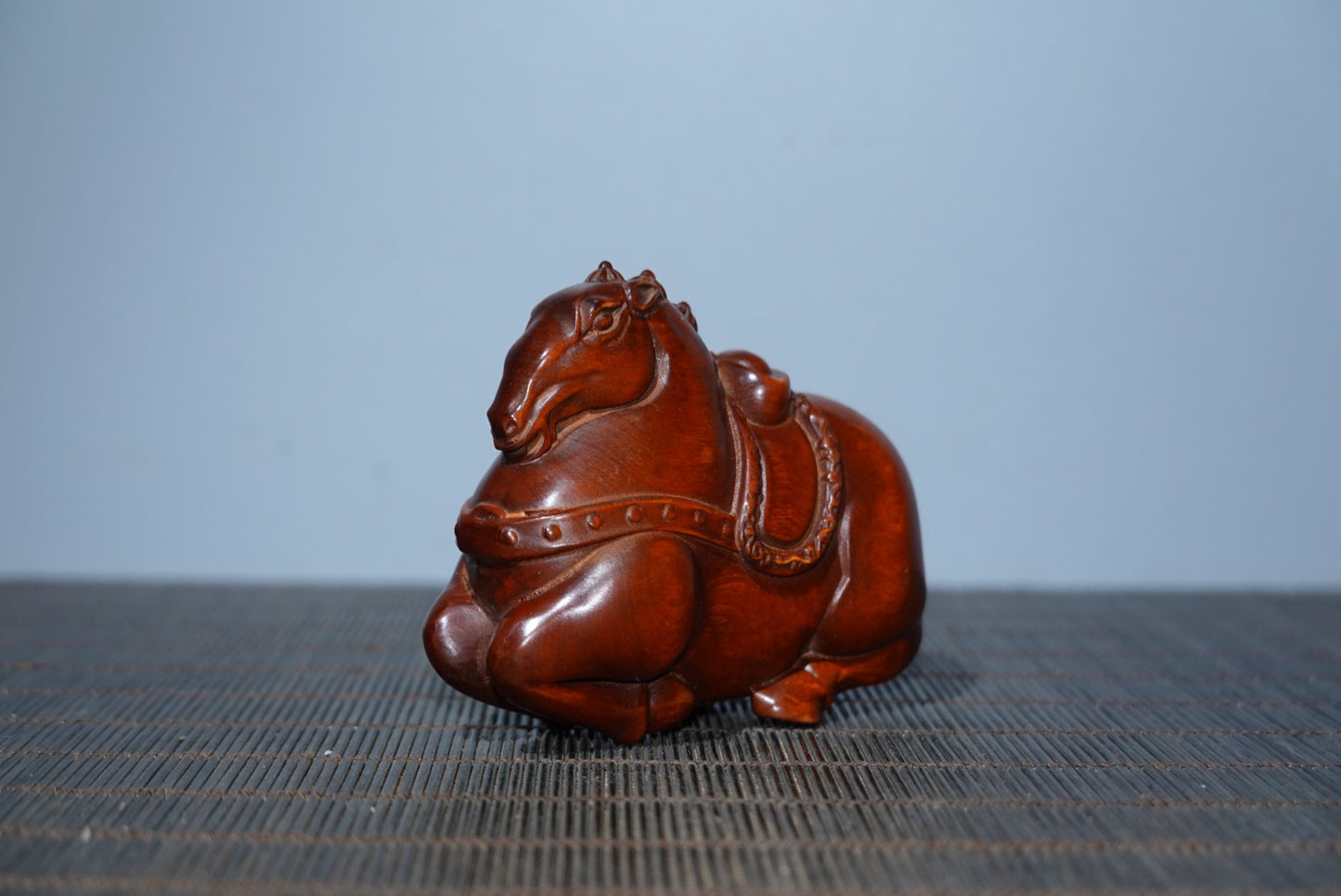 Collect boxwood carvings and horses, make a fortune as a gift immediately