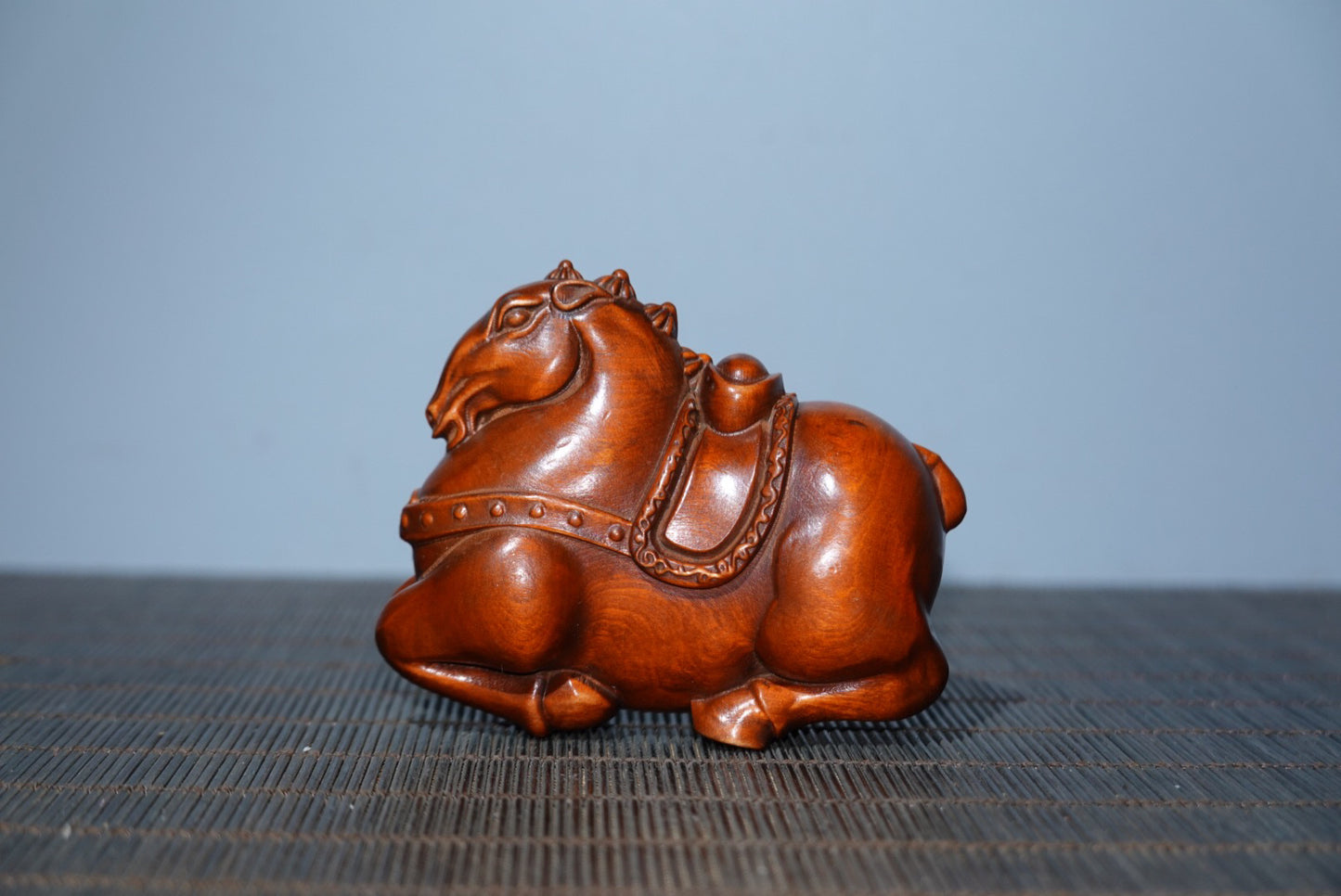 Collect boxwood carvings and horses, make a fortune as a gift immediately