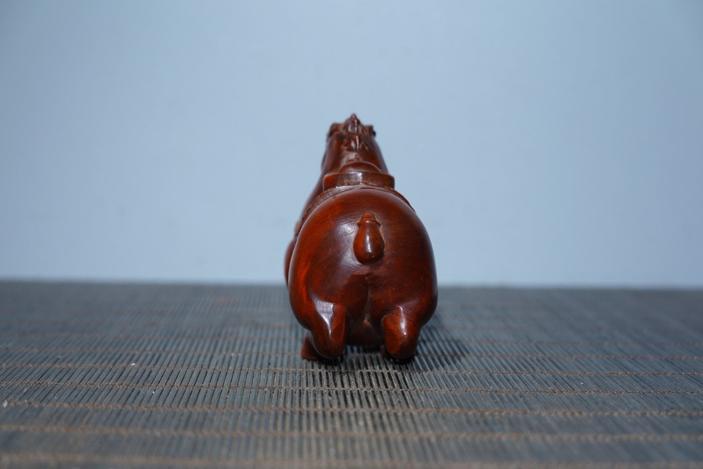 Collect boxwood carvings and horses, make a fortune as a gift immediately