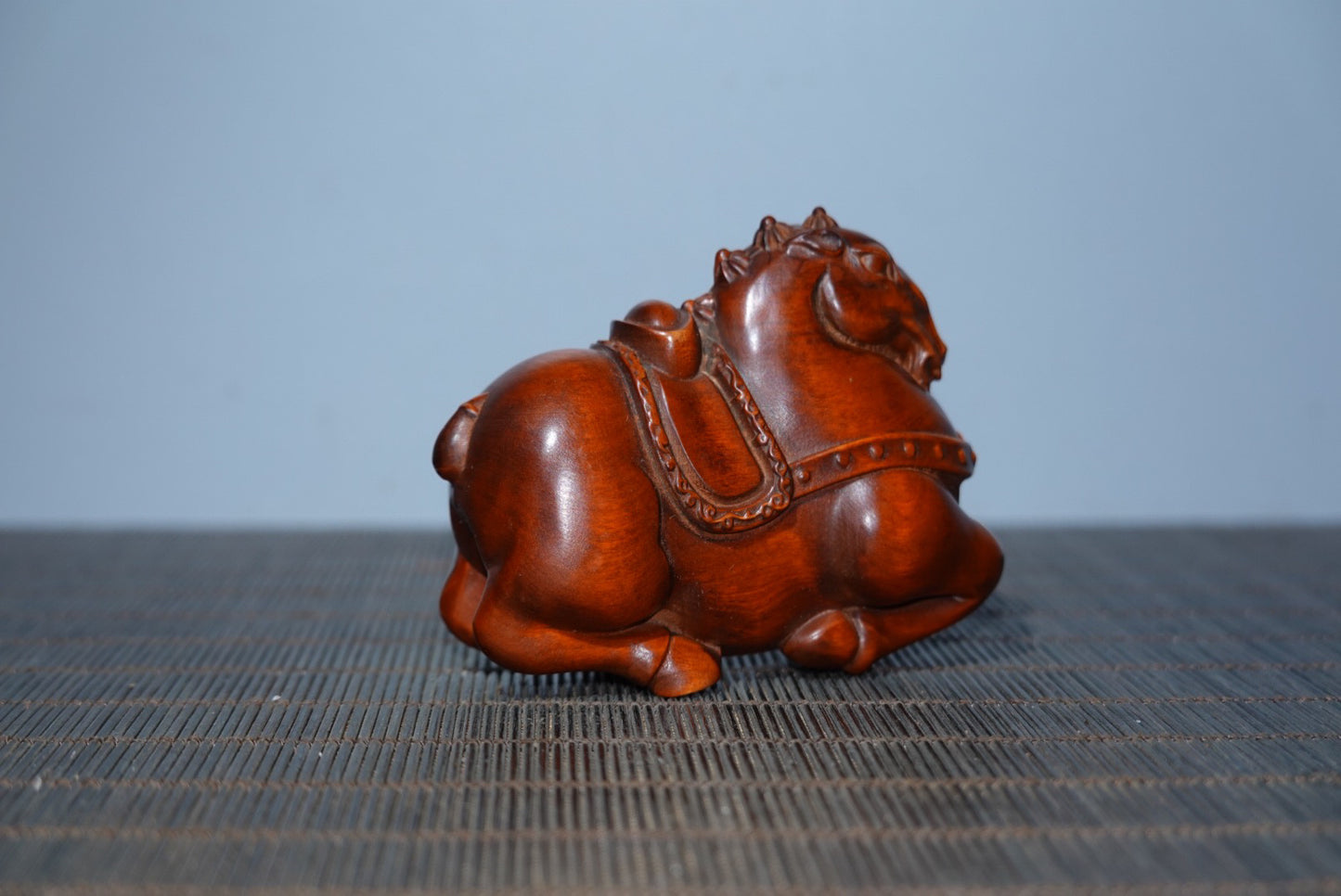 Collect boxwood carvings and horses, make a fortune as a gift immediately