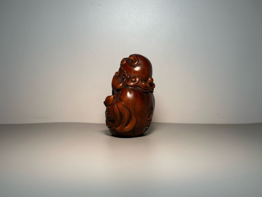 Chinese antique boxwood carving with exquisite craftsmanship to carve the God of Wealth