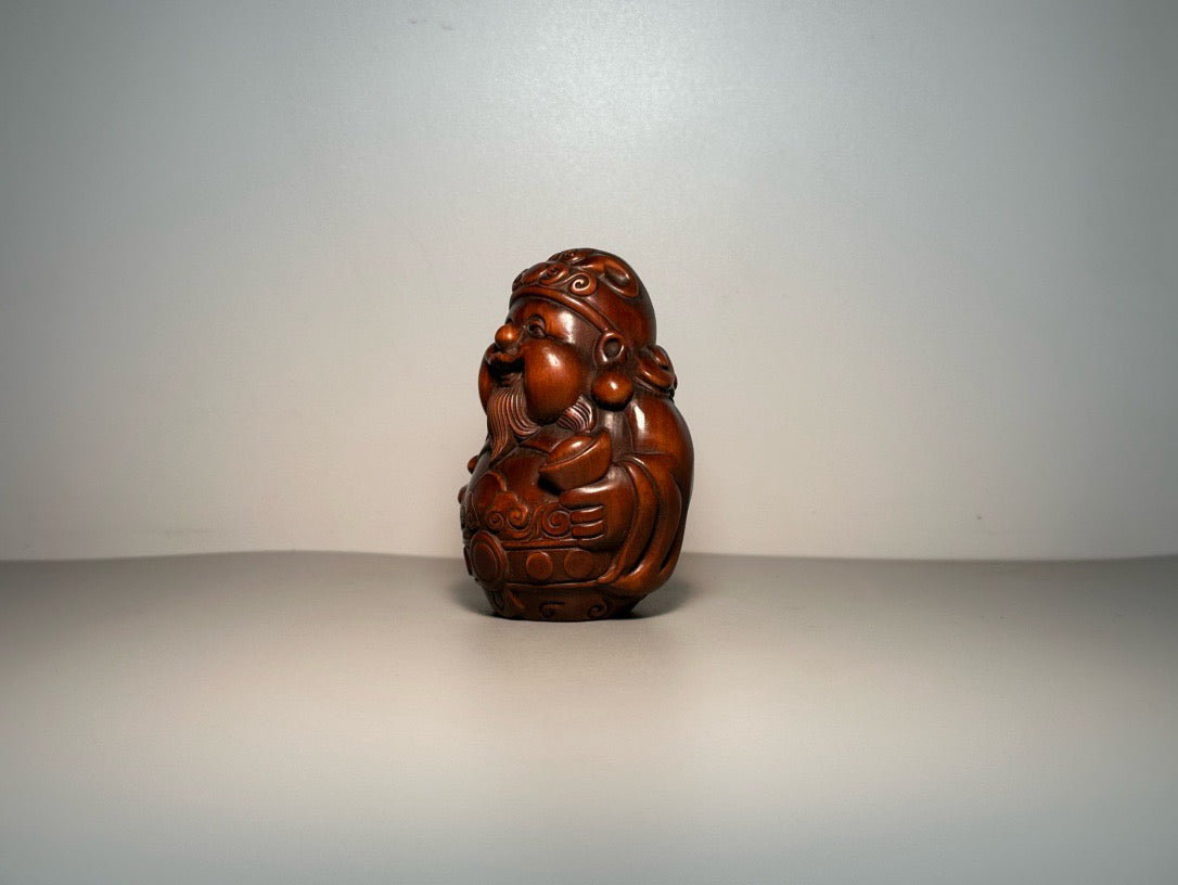 Chinese antique boxwood carving with exquisite craftsmanship to carve the God of Wealth