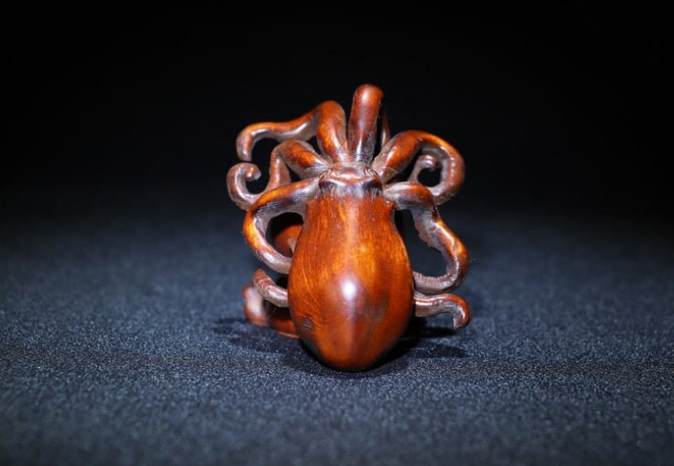 Chinese antique natural boxwood Octopus statue is pure hand carved, precious and exquisite, which is worth collecting