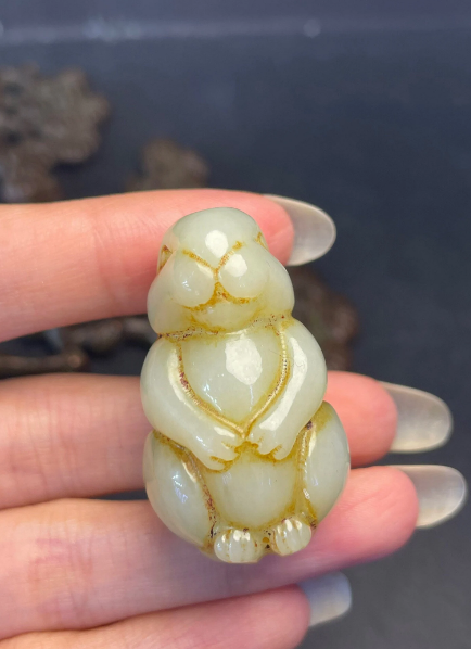 Collecting Chinese Antiques, Handmade Carving, and Natural Jade Pendant Rabbit