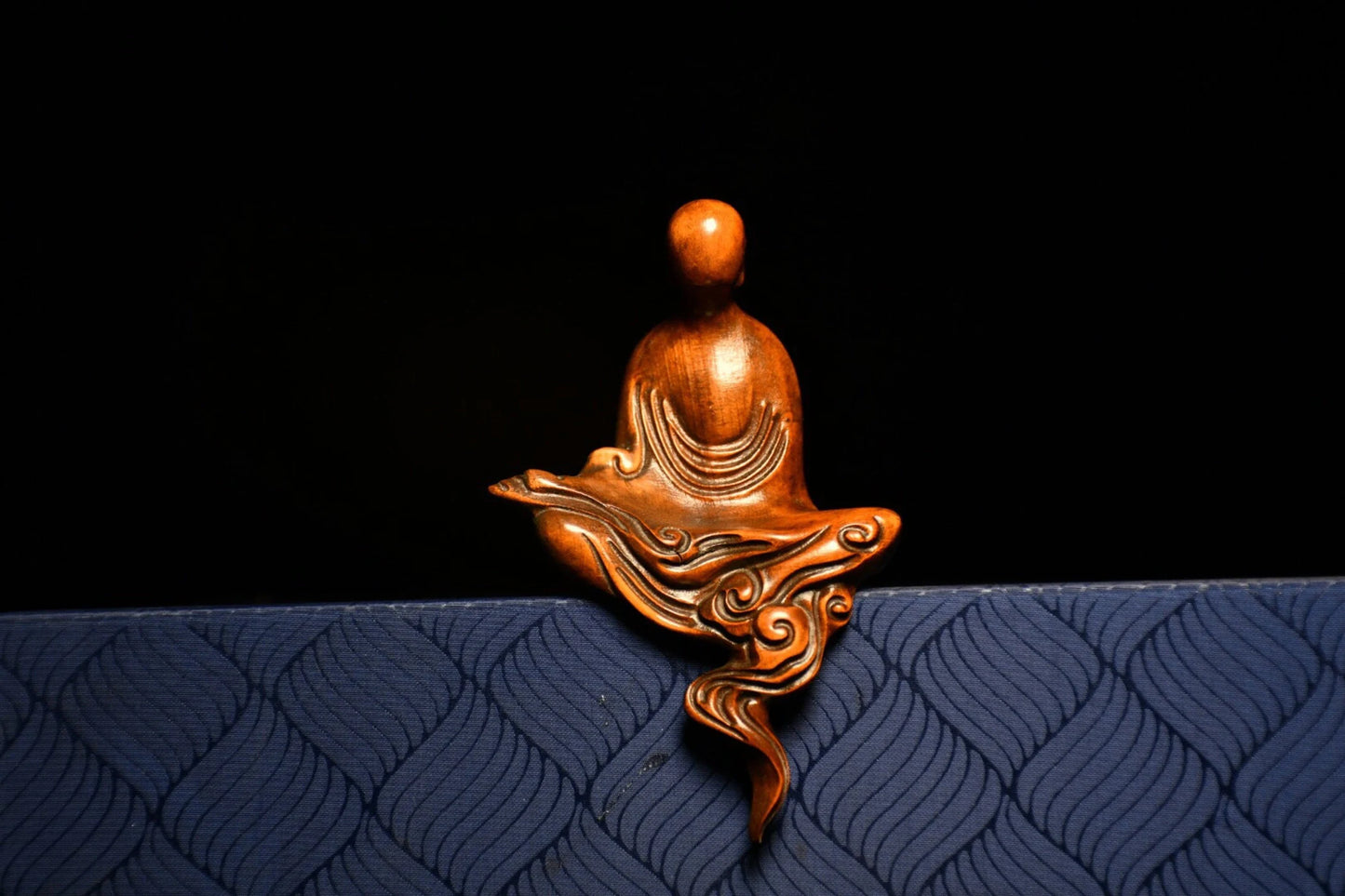 Collection of Chinese antiques pure hand-carved old collection of fine boxwood enlightenment.