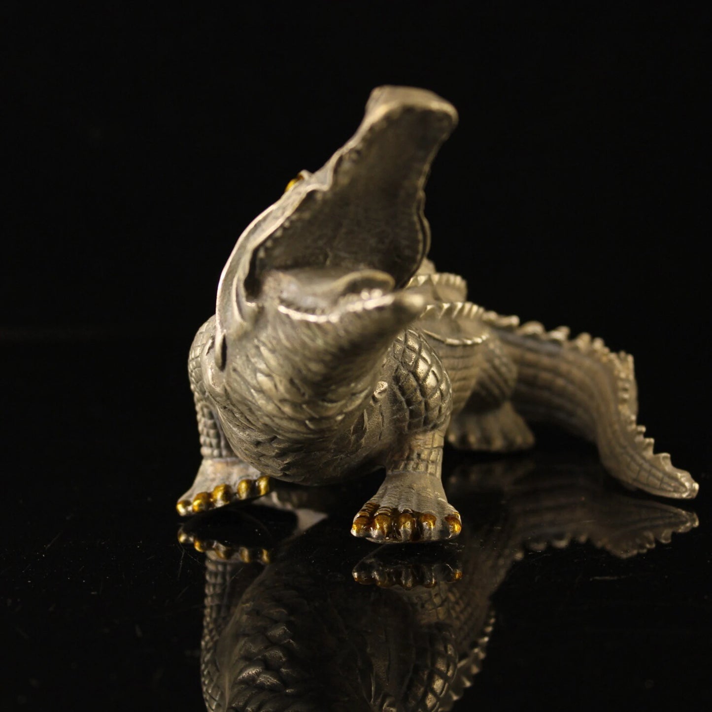 Chinese antique pure copper crocodile statue