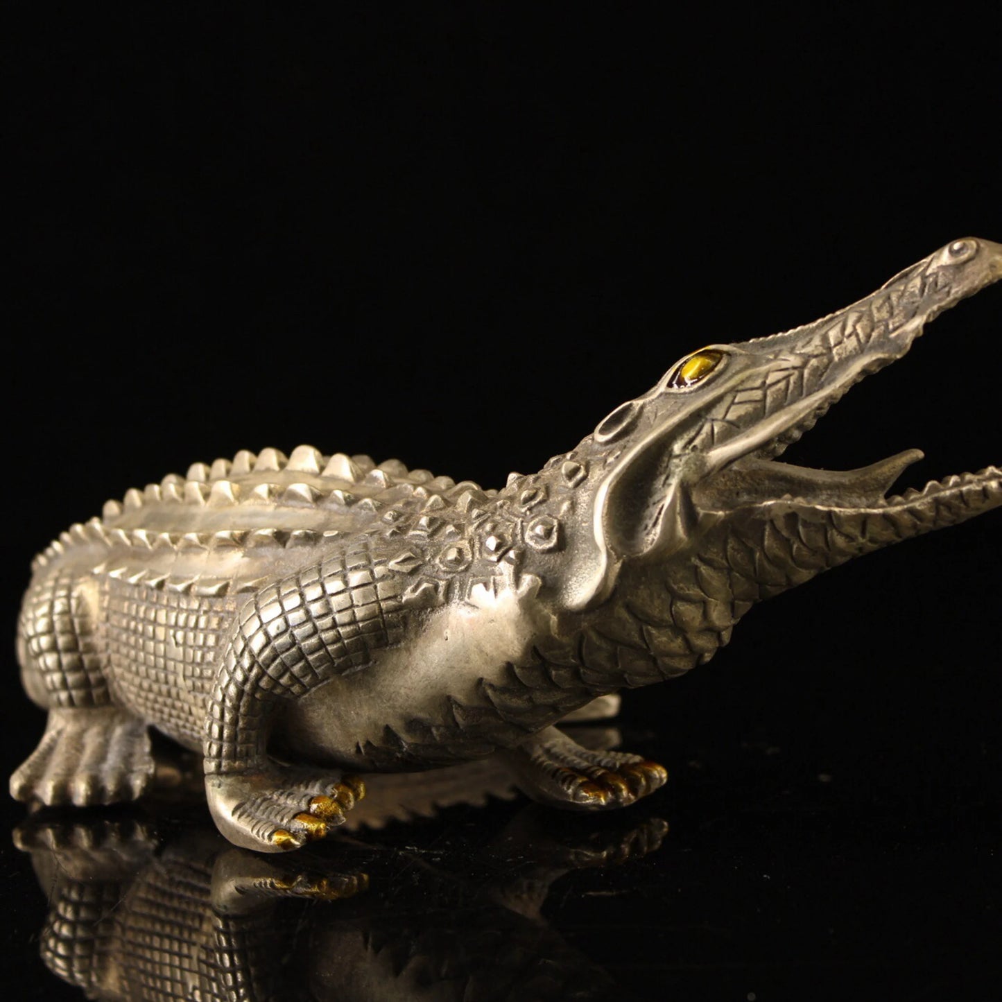 Chinese antique pure copper crocodile statue