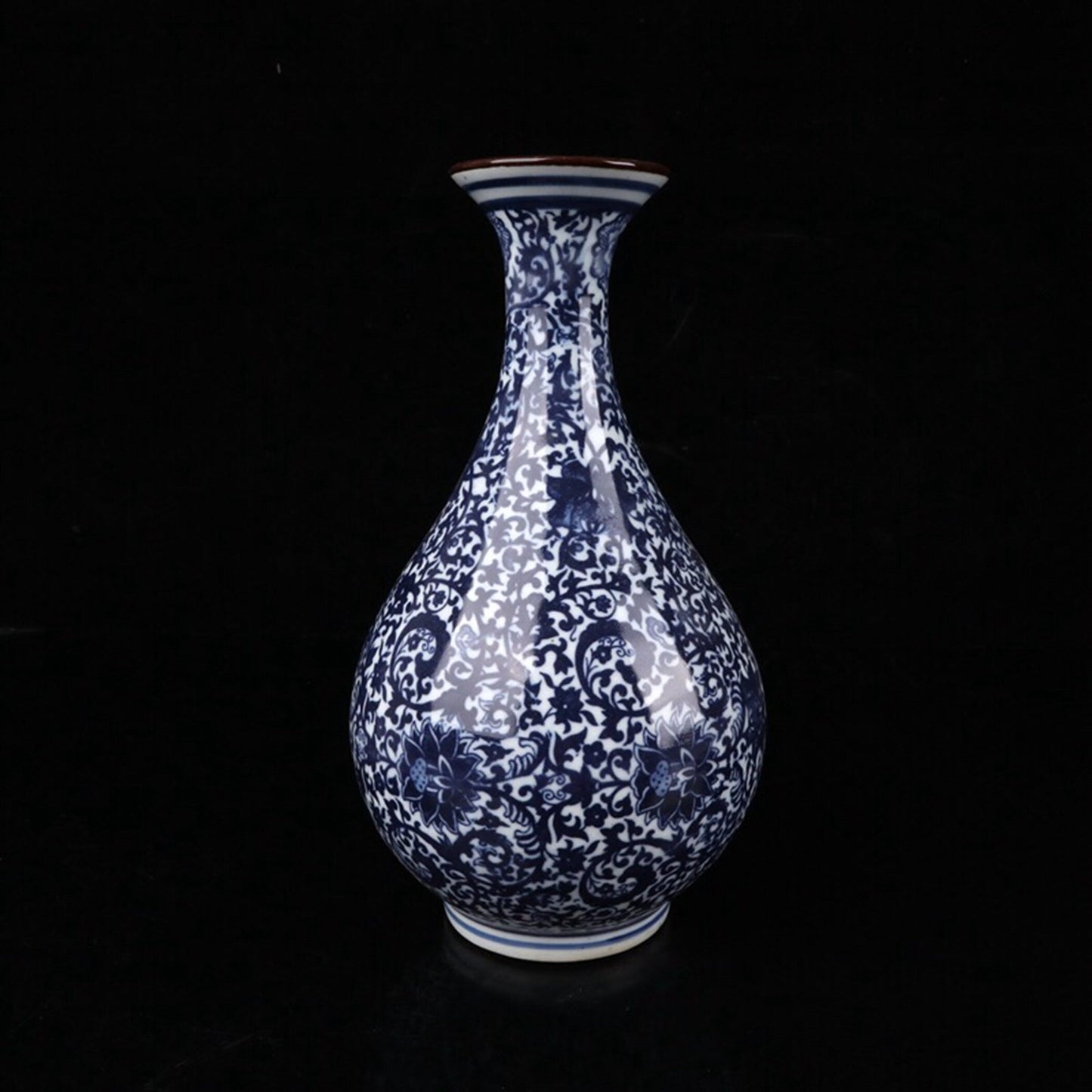 Blue and white porcelain vase pure hand-painted blue and white lotus pattern jade pot spring vase.