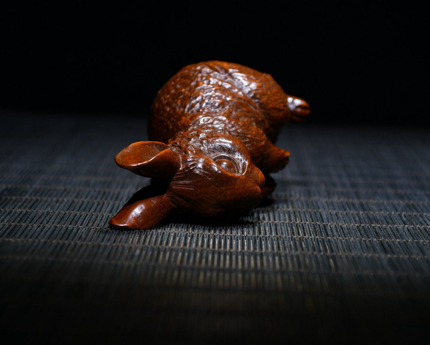 Boxwood statue Hand carved zodiac rabbit statue.drrs