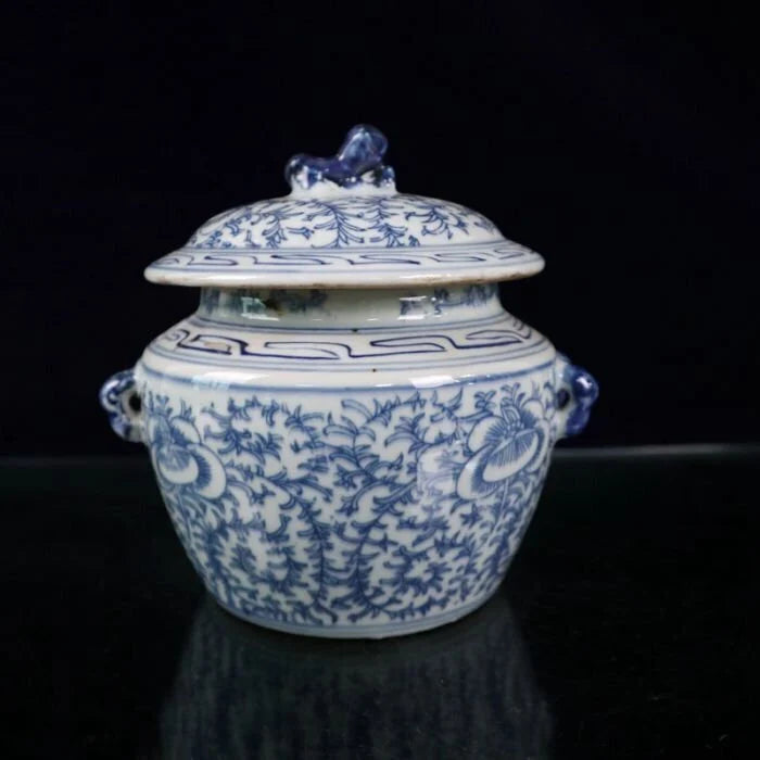 Blue and white tangled lotus pattern lid jar