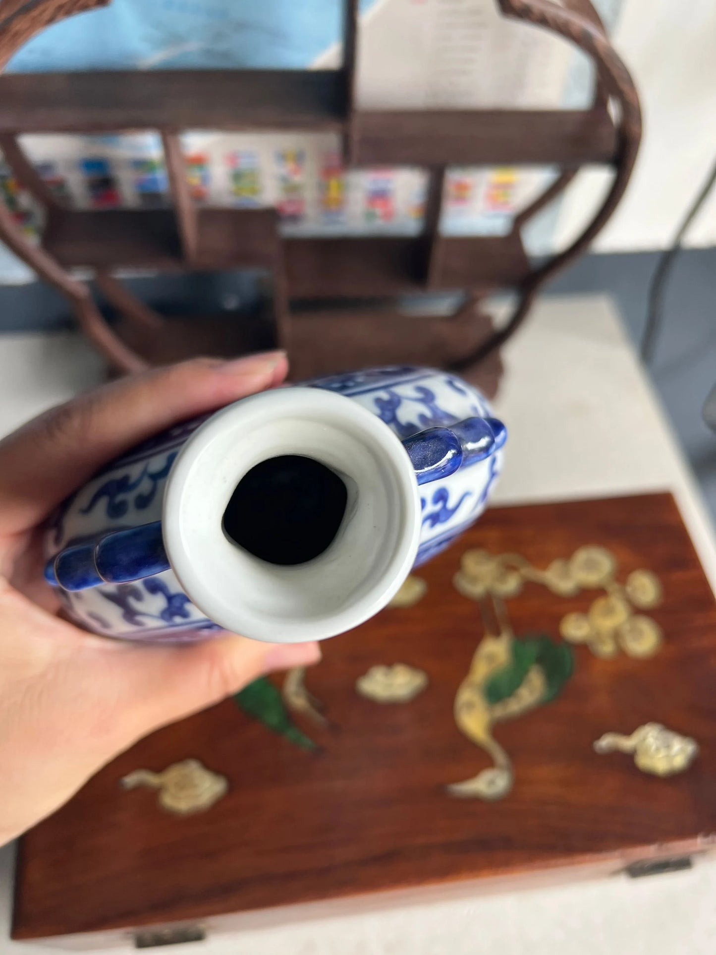 Blue and white porcelain vase pure hand painting ceramic blue and white landscape pattern flat vase with two ears