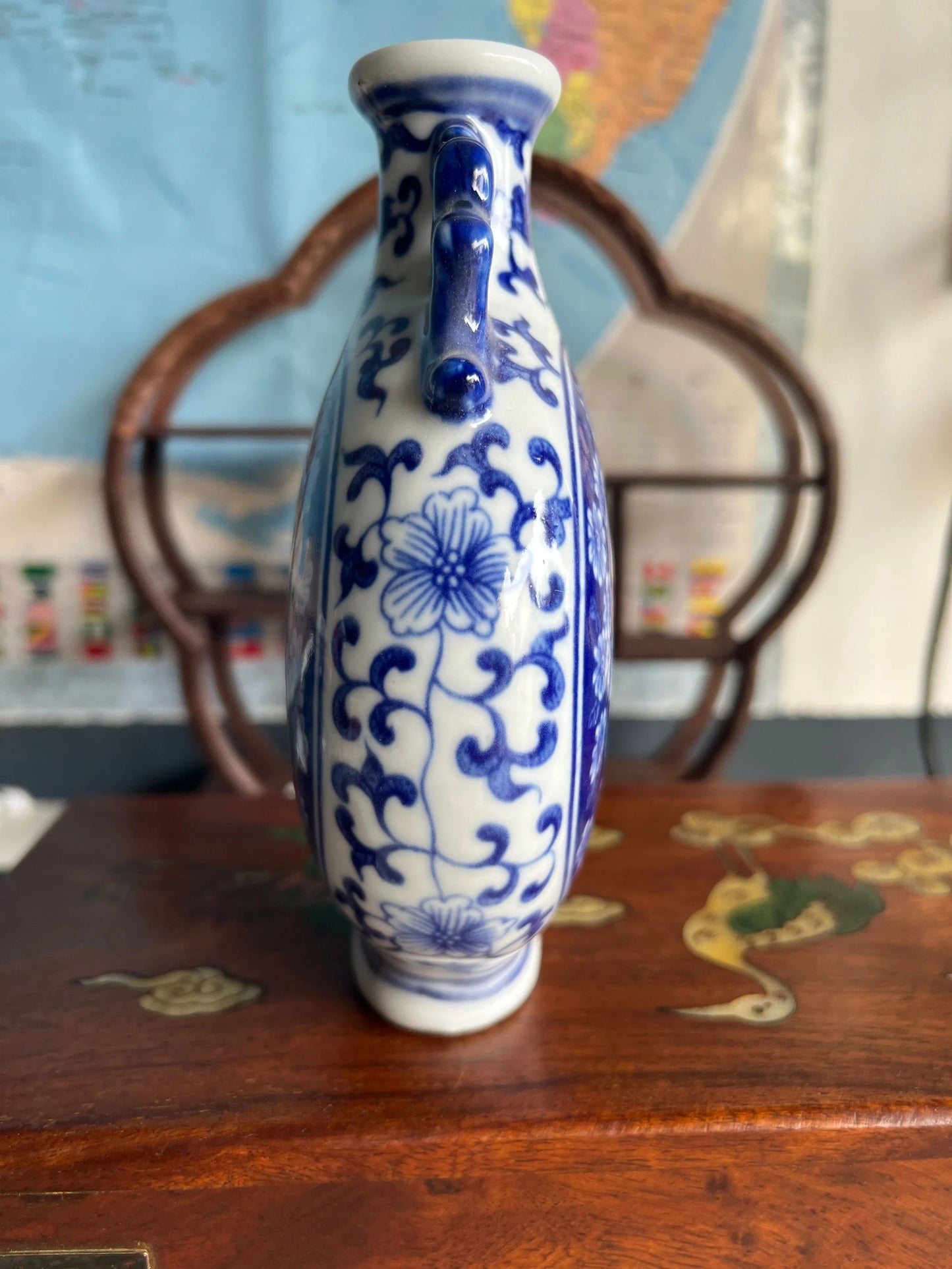 Blue and white porcelain vase pure hand painting ceramic blue and white landscape pattern flat vase with two ears